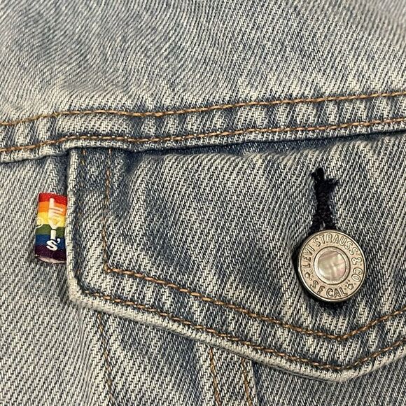 NWT Levi’s Premium Limited Edition Pride Jean Jacket Embroidered “Let Us Love" L - Picture 11 of 16